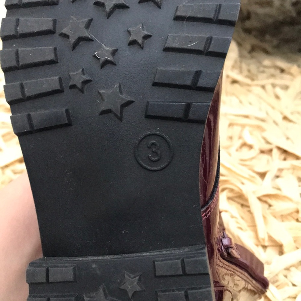 Shoes - Picture 4 of 4